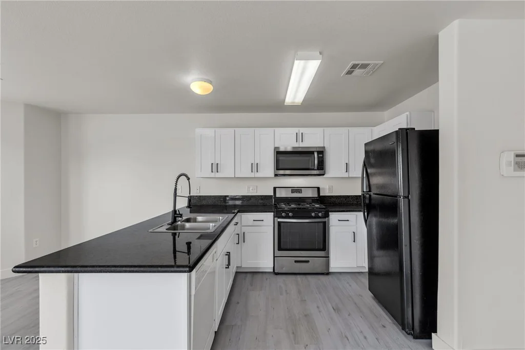 6117 Daisy Lee, Las Vegas, NV 89108