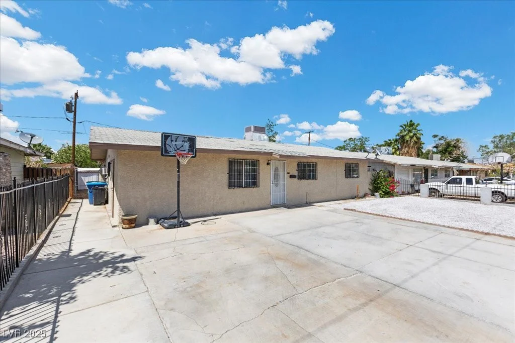 808 Reynolds, North Las Vegas, NV 89030