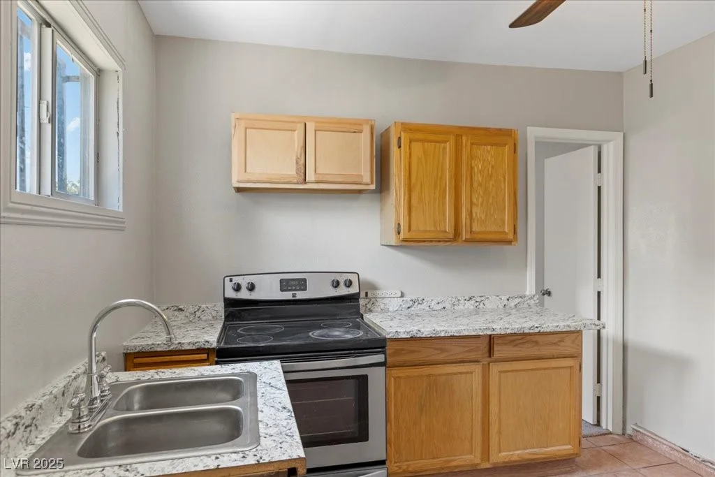 808 Reynolds, North Las Vegas, NV 89030