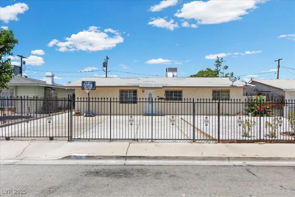 808 Reynolds, North Las Vegas, NV 89030