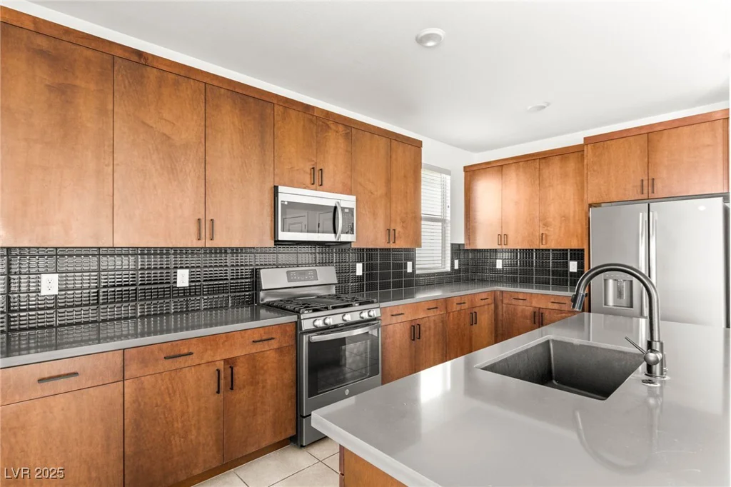 6901 Whisper Canyon, North Las Vegas, NV 89084