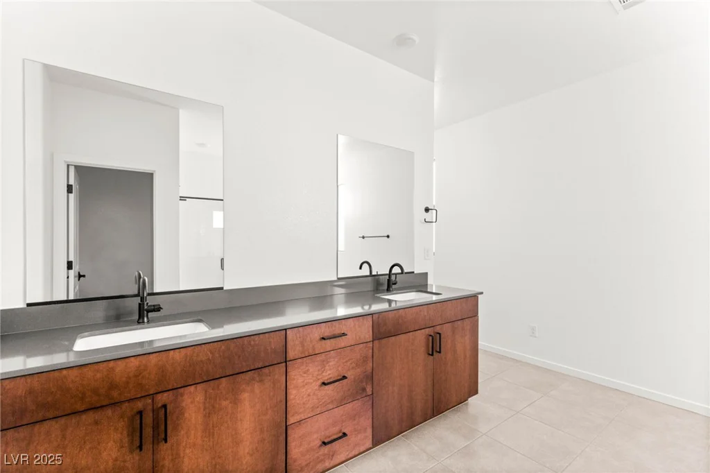 6901 Whisper Canyon, North Las Vegas, NV 89084