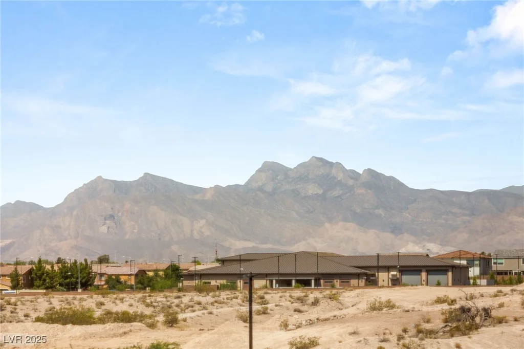 6901 Whisper Canyon, North Las Vegas, NV 89084