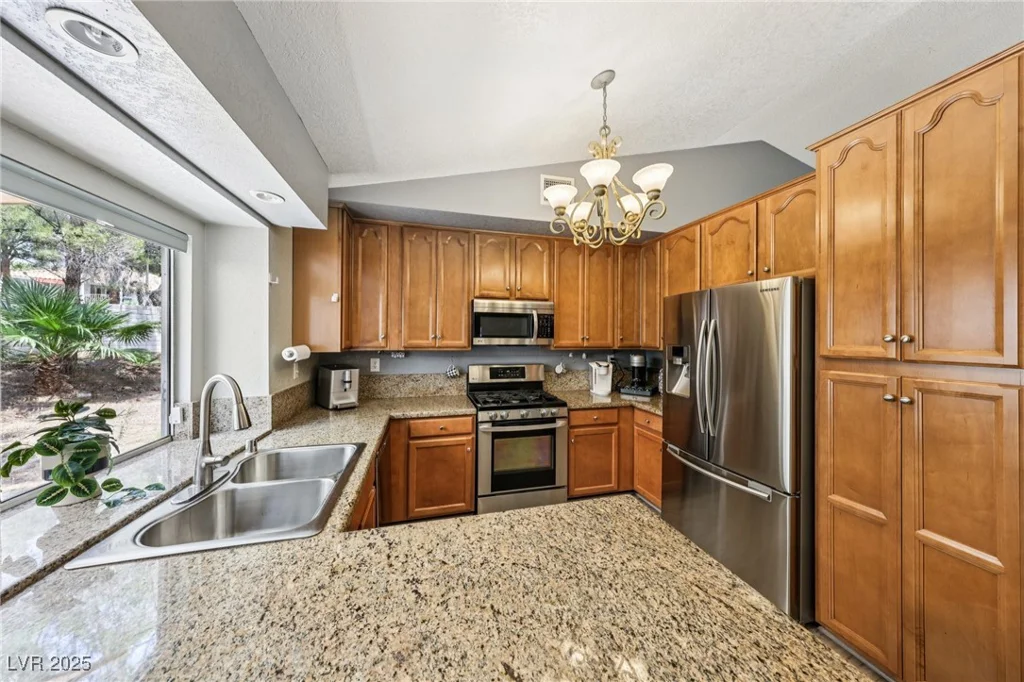 3201 Beacon Shores, Las Vegas, NV 89117