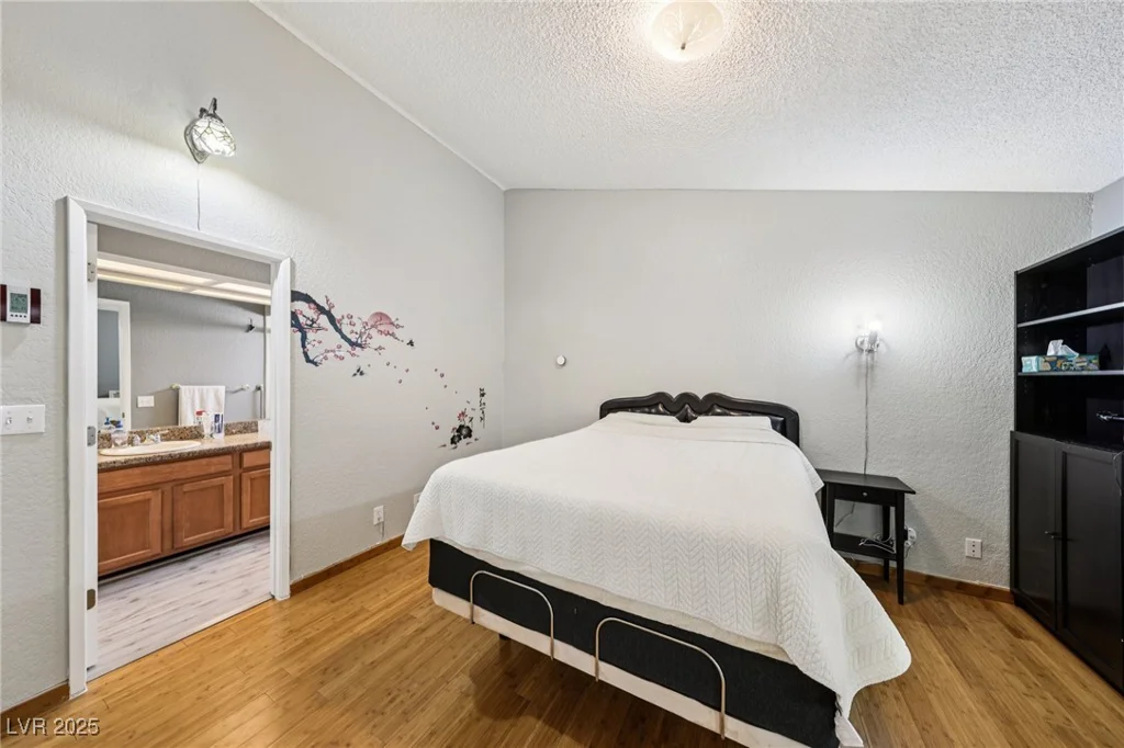 3201 Beacon Shores, Las Vegas, NV 89117