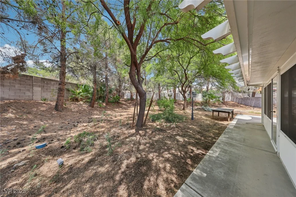 3201 Beacon Shores, Las Vegas, NV 89117