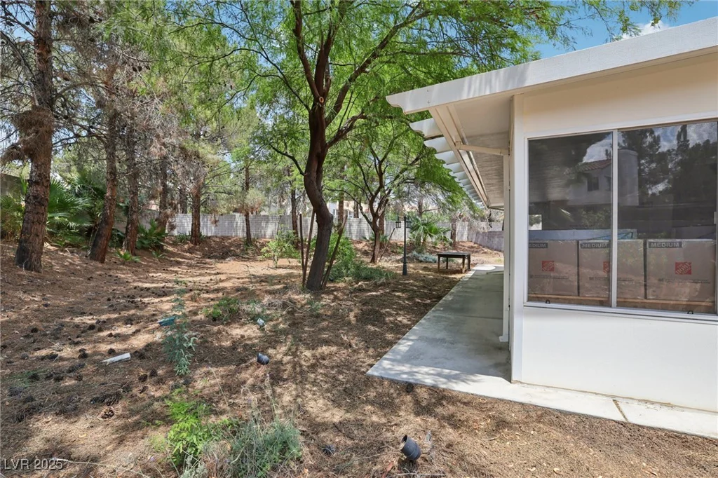 3201 Beacon Shores, Las Vegas, NV 89117
