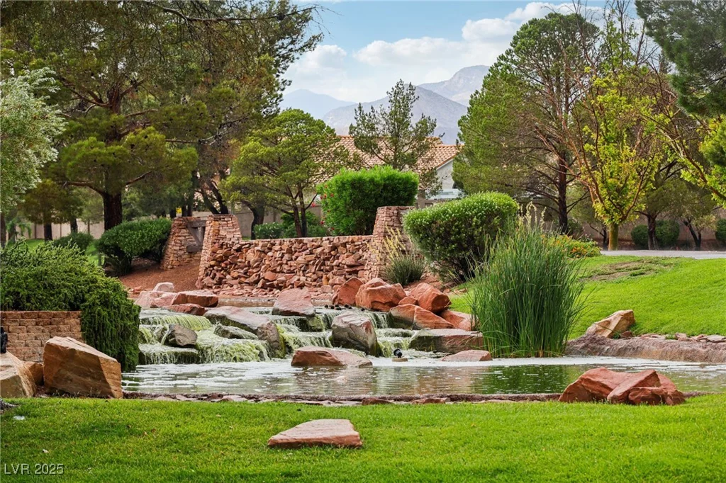 3201 Beacon Shores, Las Vegas, NV 89117