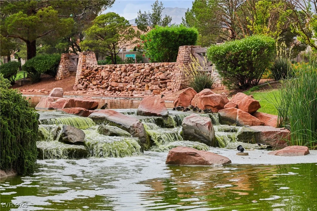 3201 Beacon Shores, Las Vegas, NV 89117