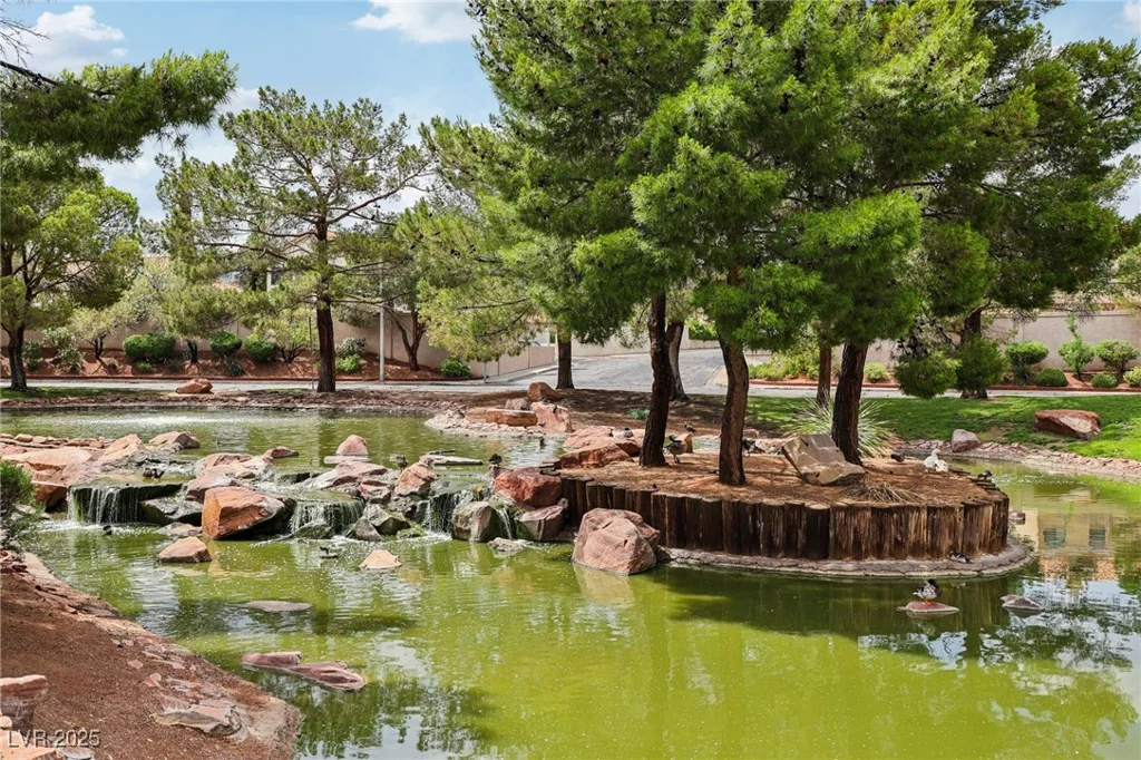 3201 Beacon Shores, Las Vegas, NV 89117