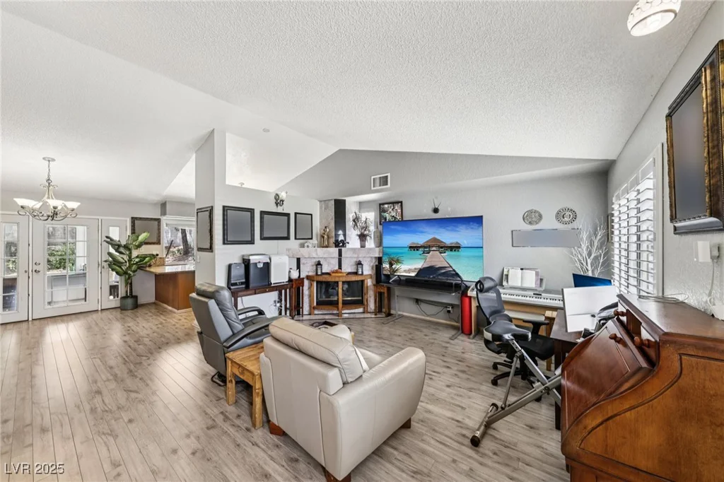 3201 Beacon Shores, Las Vegas, NV 89117