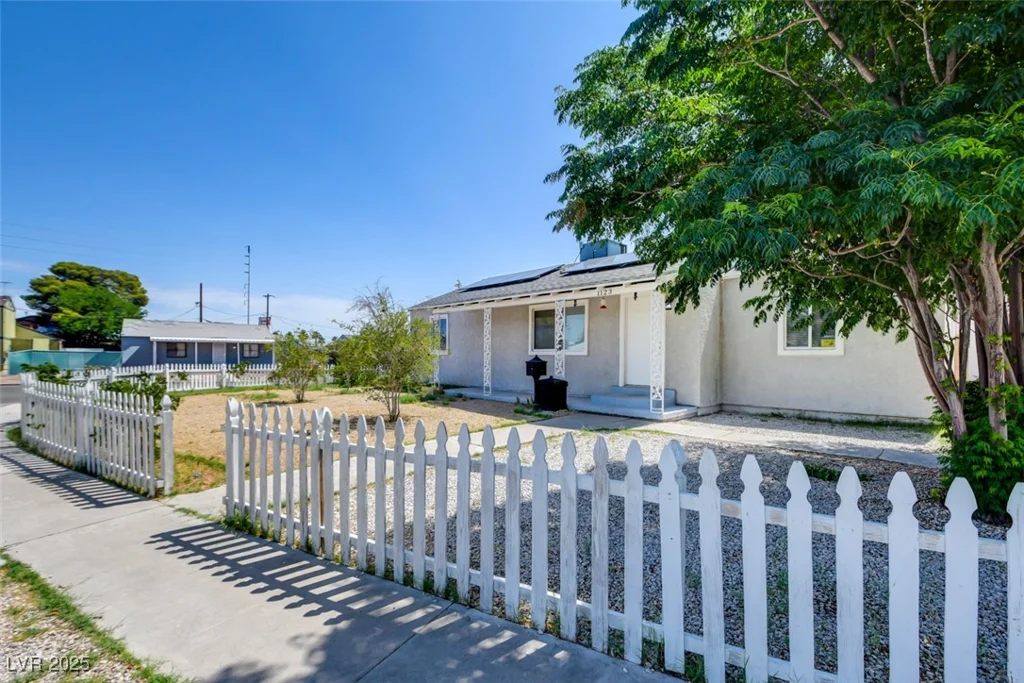 1123 Chapman, Las Vegas, NV 89104