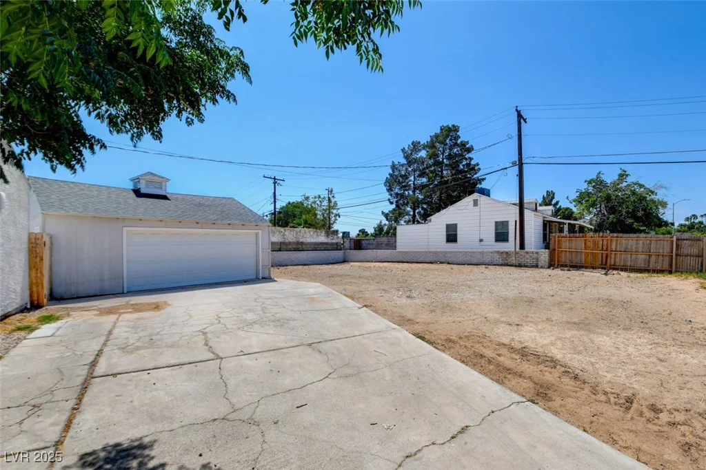 1123 Chapman, Las Vegas, NV 89104