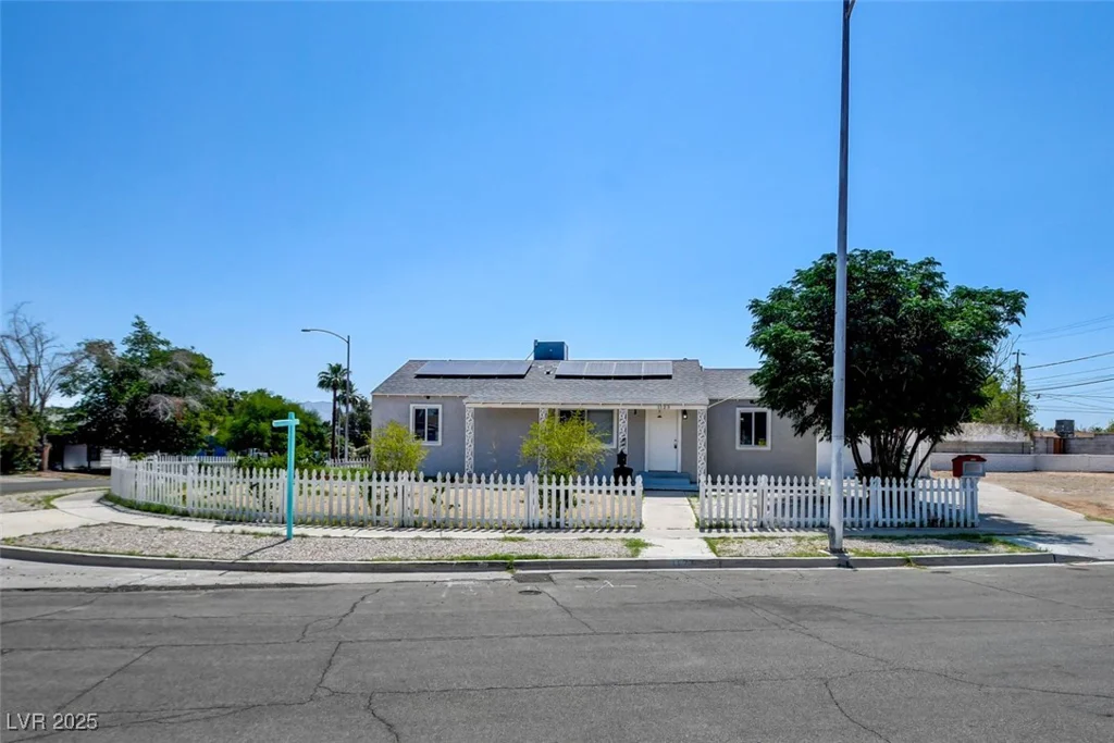 1123 Chapman, Las Vegas, NV 89104
