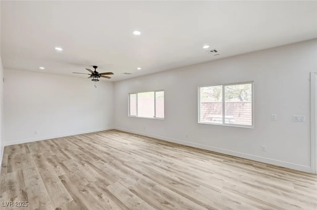 7372 Palo Real, Las Vegas, NV 89179