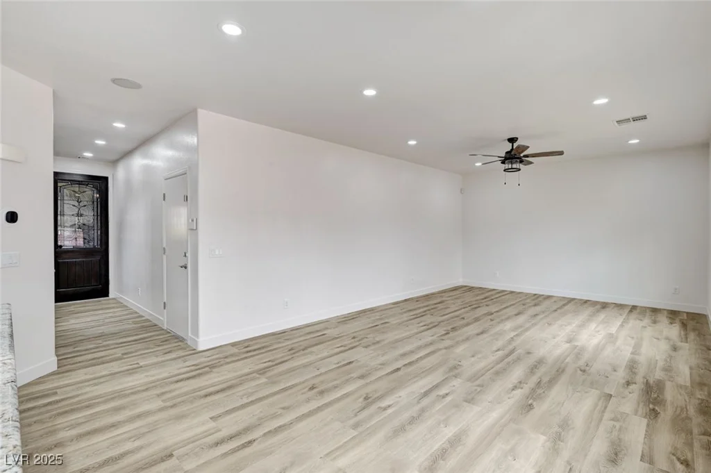 7372 Palo Real, Las Vegas, NV 89179