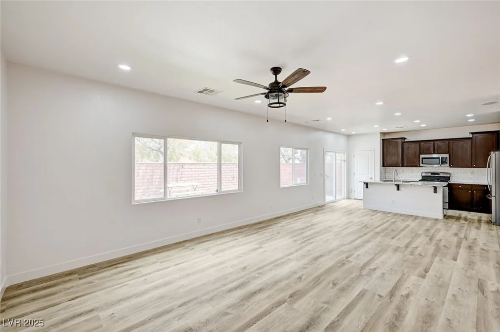 7372 Palo Real, Las Vegas, NV 89179