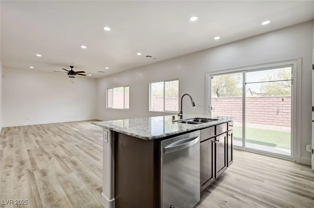 7372 Palo Real, Las Vegas, NV 89179