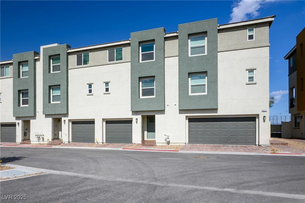 3880 Enchanted Sky, Las Vegas, NV 89129