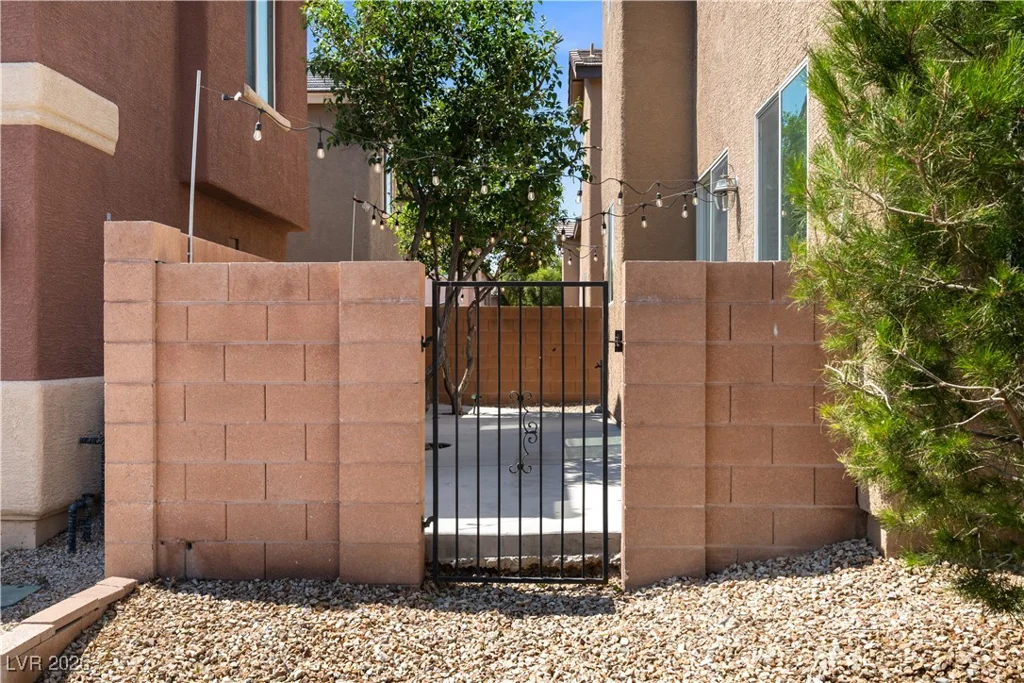 9053 Boston Springs, Las Vegas, NV 89149