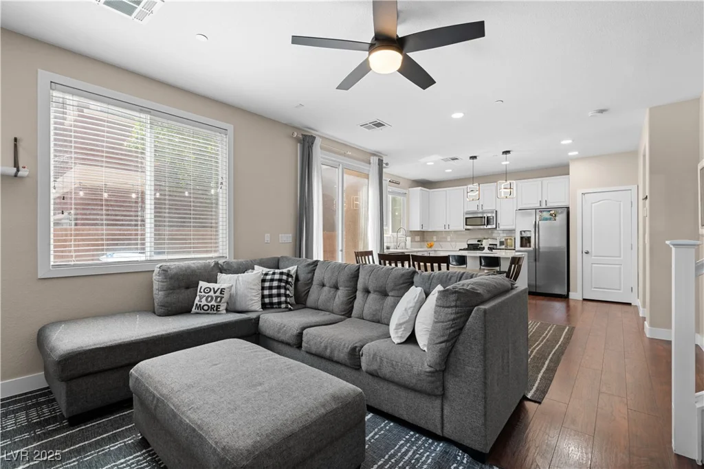 9053 Boston Springs, Las Vegas, NV 89149