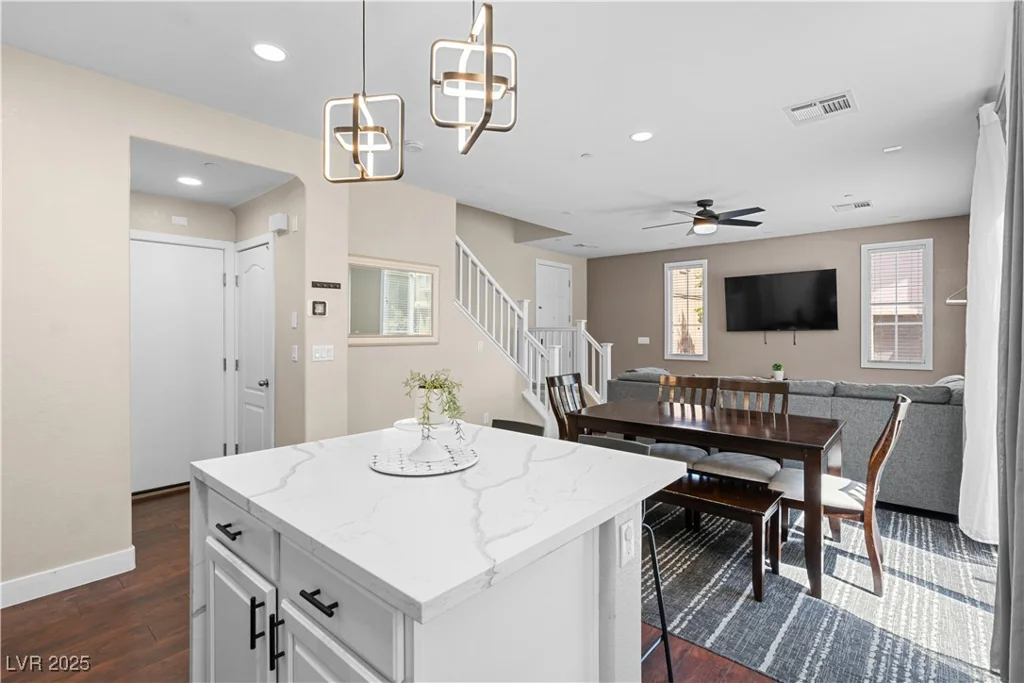 9053 Boston Springs, Las Vegas, NV 89149