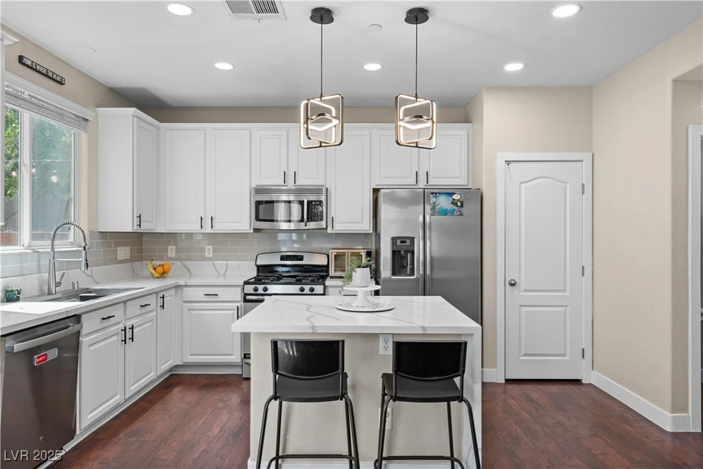 9053 Boston Springs, Las Vegas, NV 89149