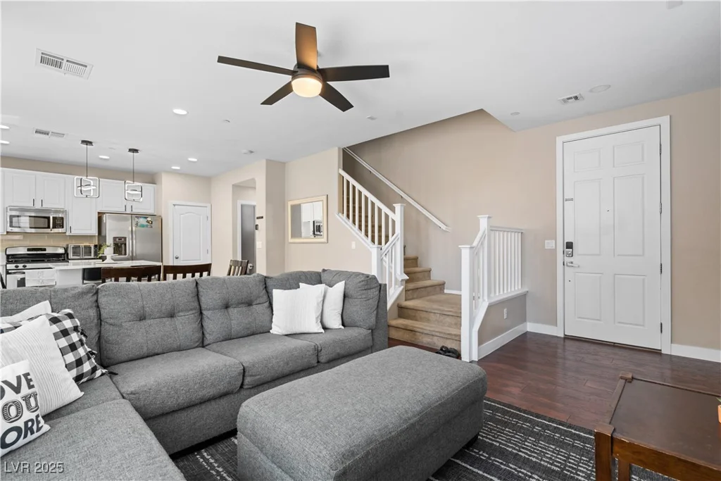 9053 Boston Springs, Las Vegas, NV 89149