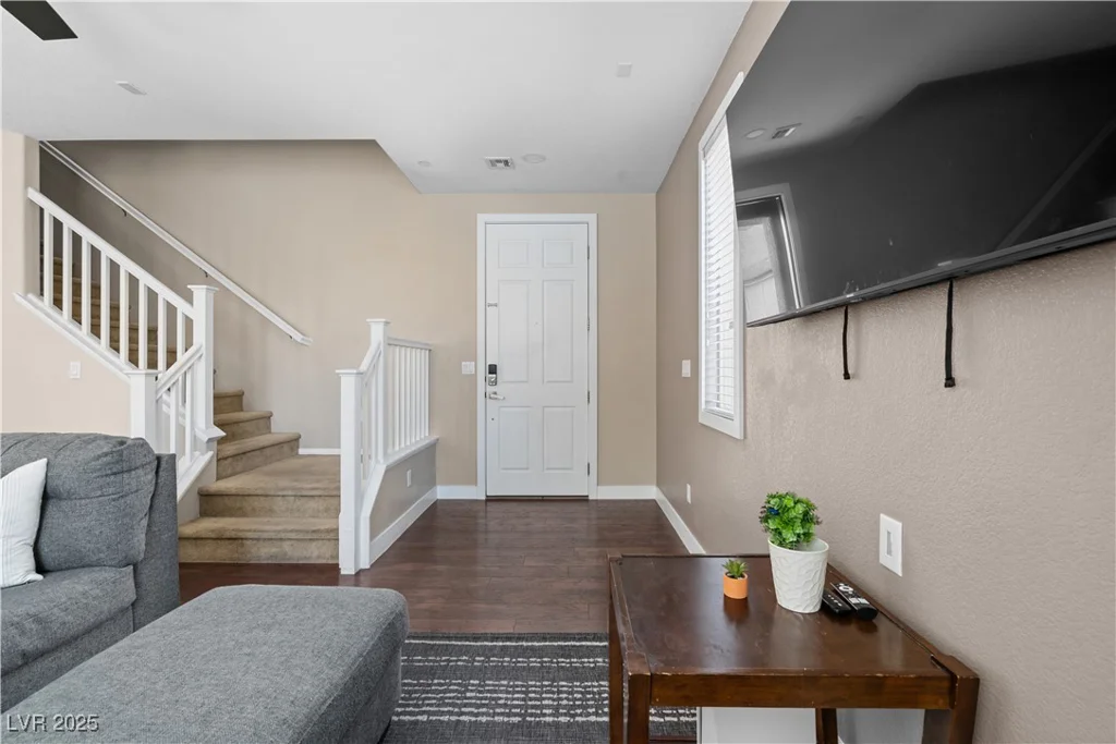 9053 Boston Springs, Las Vegas, NV 89149