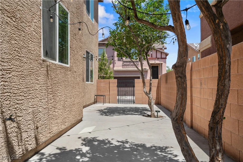 9053 Boston Springs, Las Vegas, NV 89149