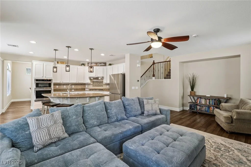 8204 Chimney Bluffs, North Las Vegas, NV 89085
