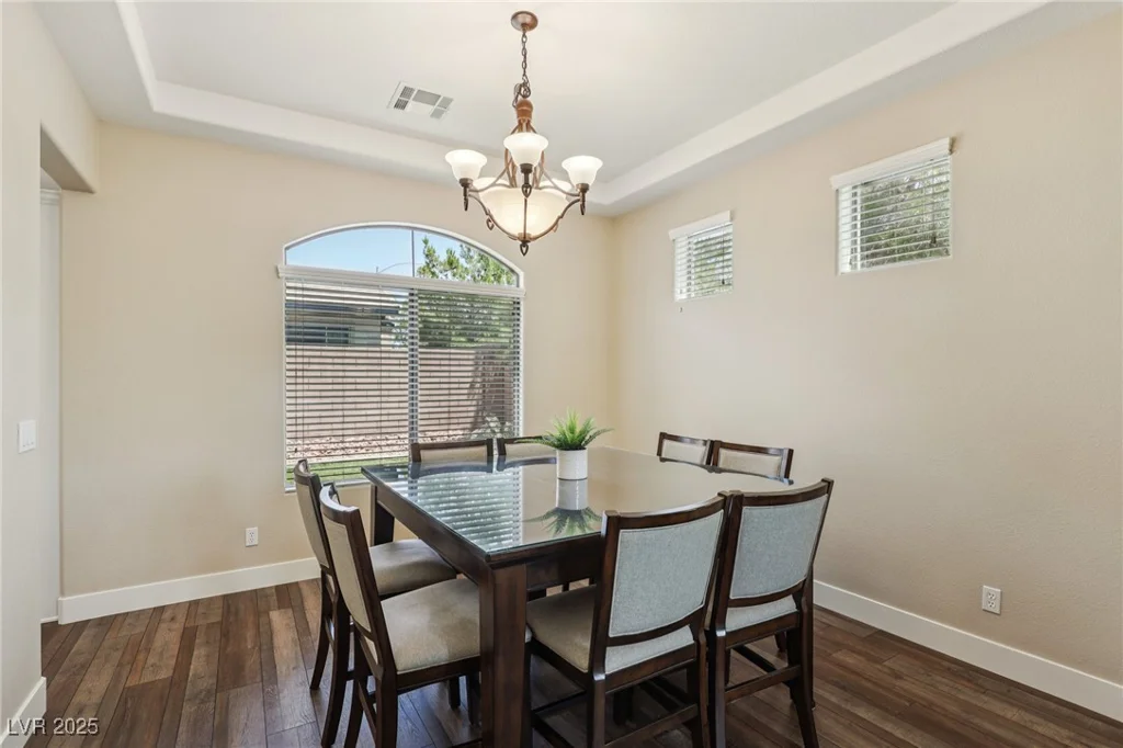 8204 Chimney Bluffs, North Las Vegas, NV 89085