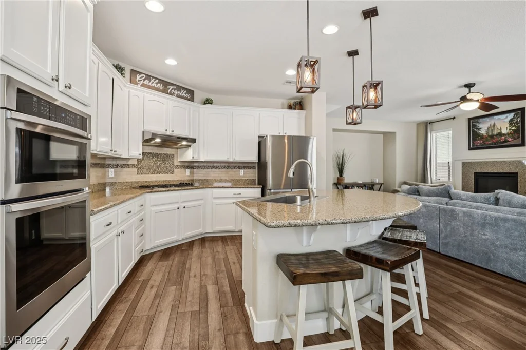 8204 Chimney Bluffs, North Las Vegas, NV 89085