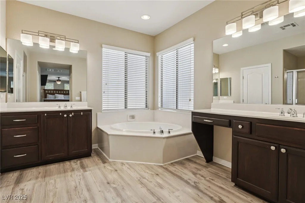 8204 Chimney Bluffs, North Las Vegas, NV 89085