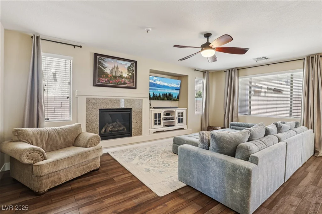 8204 Chimney Bluffs, North Las Vegas, NV 89085
