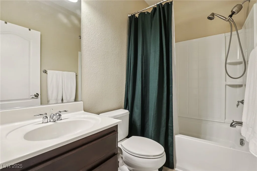 8204 Chimney Bluffs, North Las Vegas, NV 89085