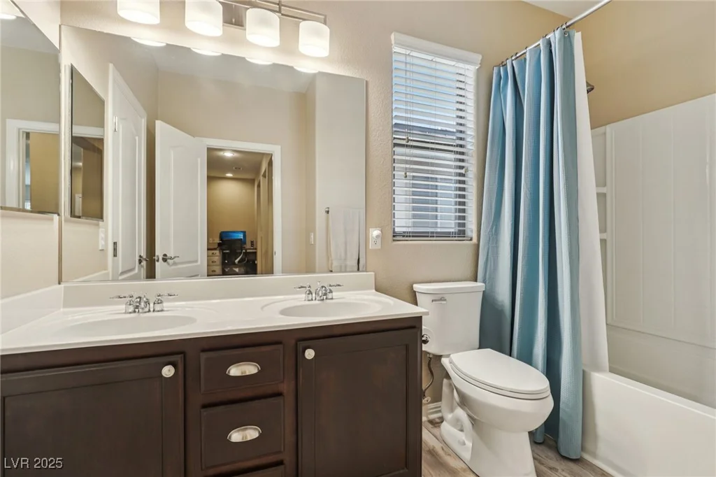 8204 Chimney Bluffs, North Las Vegas, NV 89085