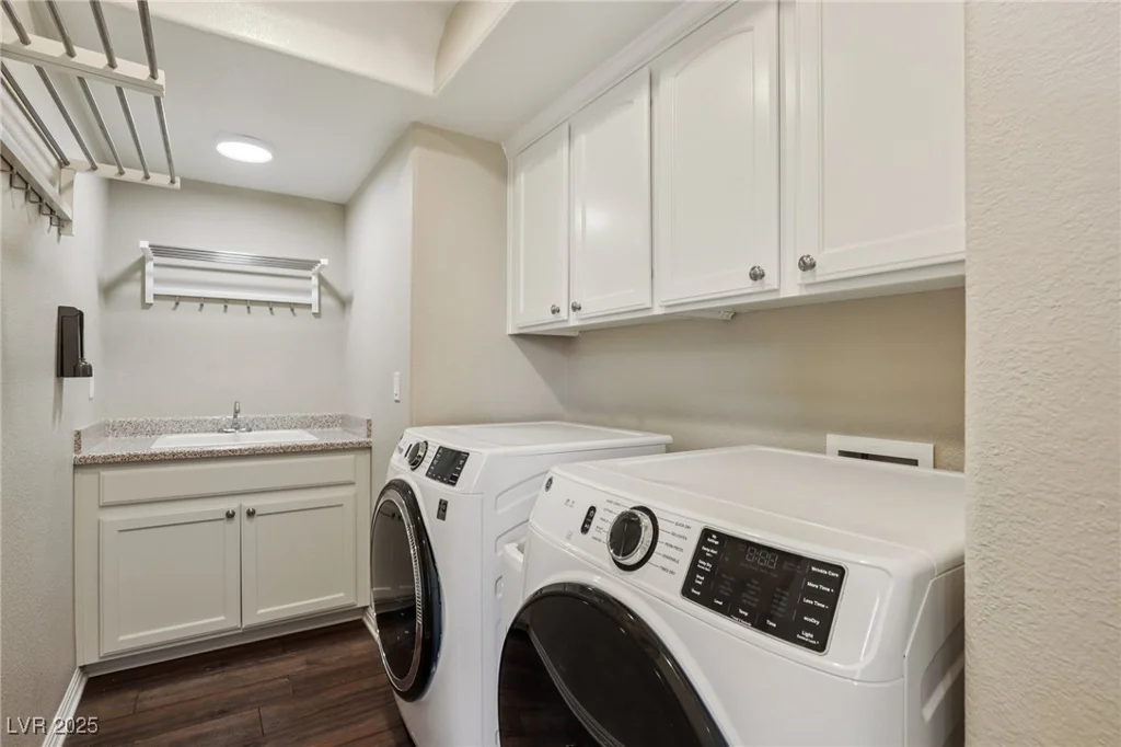 8204 Chimney Bluffs, North Las Vegas, NV 89085