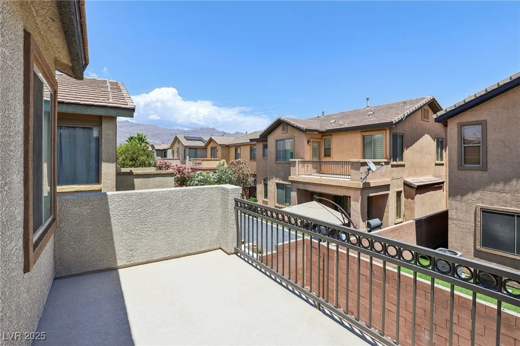 8204 Chimney Bluffs, North Las Vegas, NV 89085