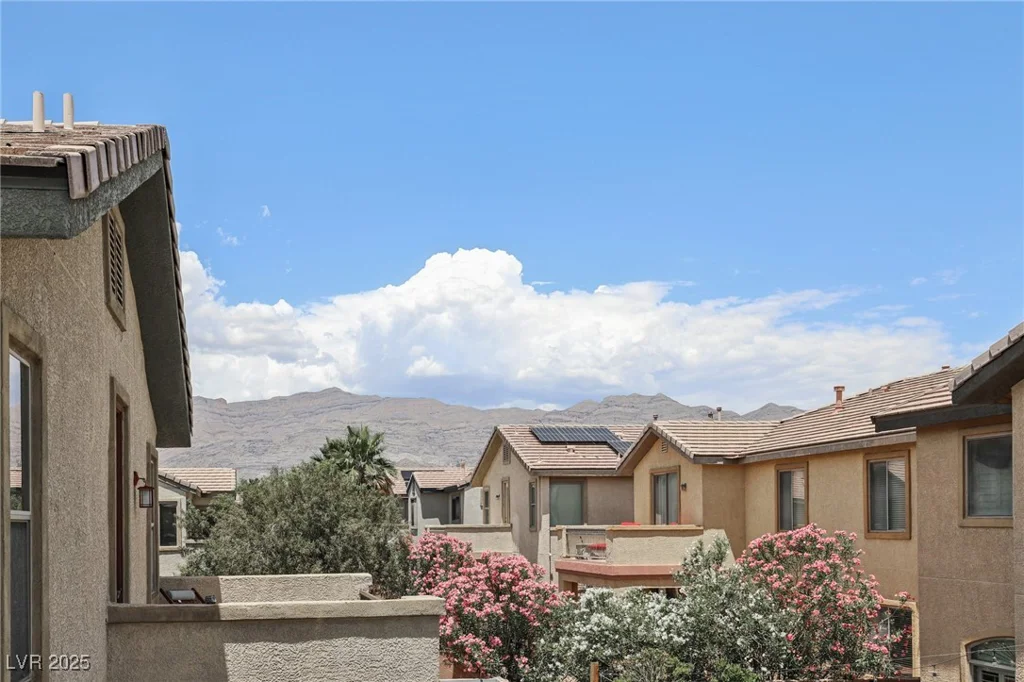 8204 Chimney Bluffs, North Las Vegas, NV 89085