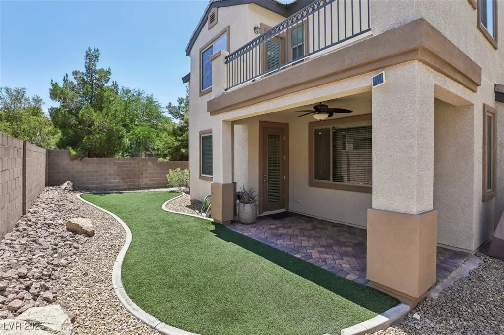 8204 Chimney Bluffs, North Las Vegas, NV 89085