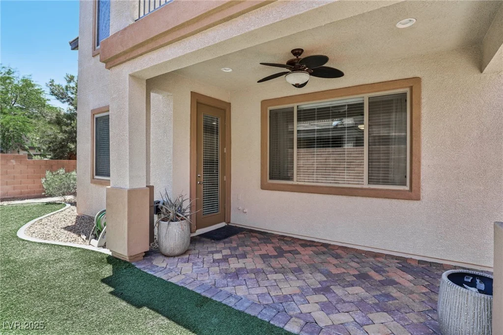 8204 Chimney Bluffs, North Las Vegas, NV 89085