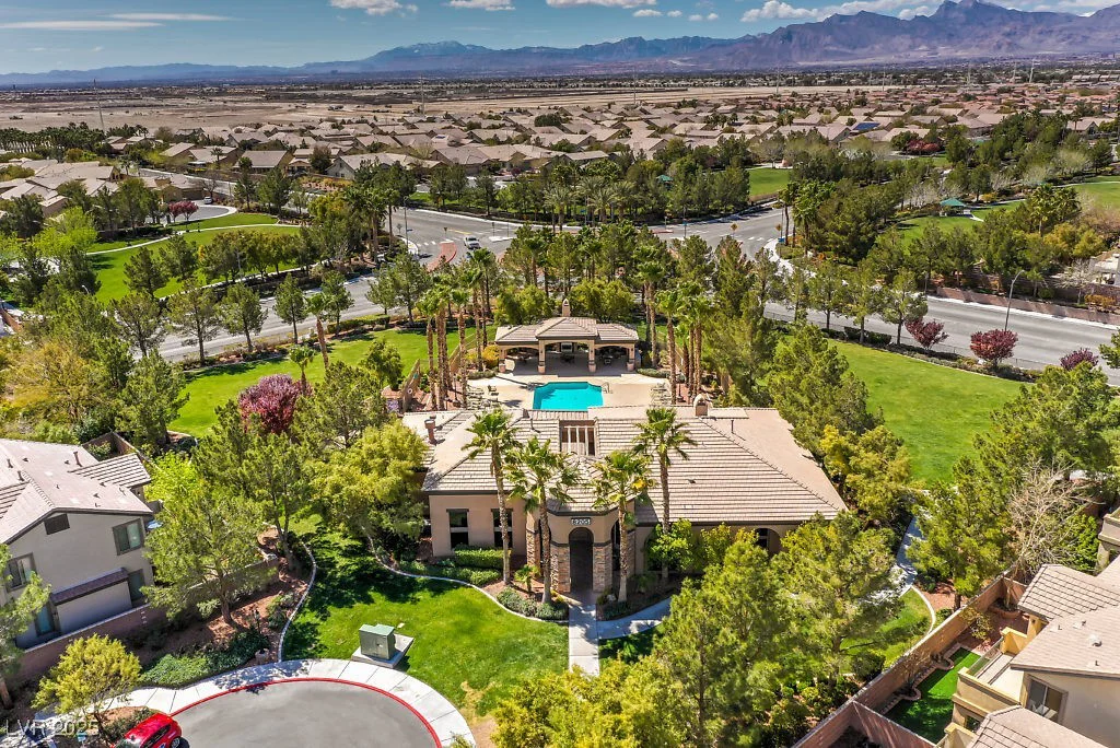 8204 Chimney Bluffs, North Las Vegas, NV 89085