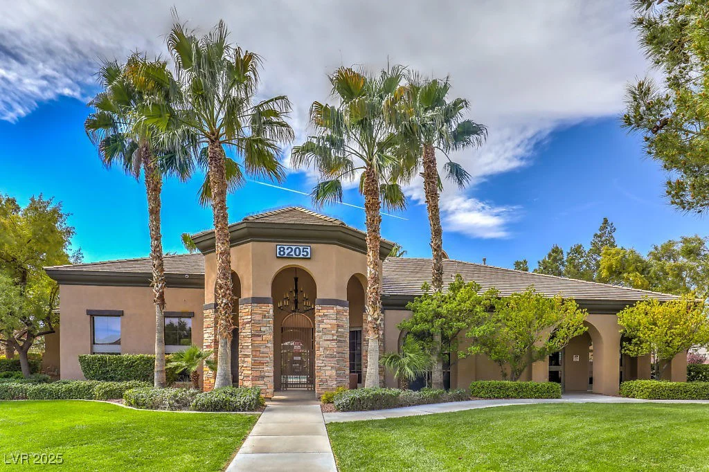 8204 Chimney Bluffs, North Las Vegas, NV 89085