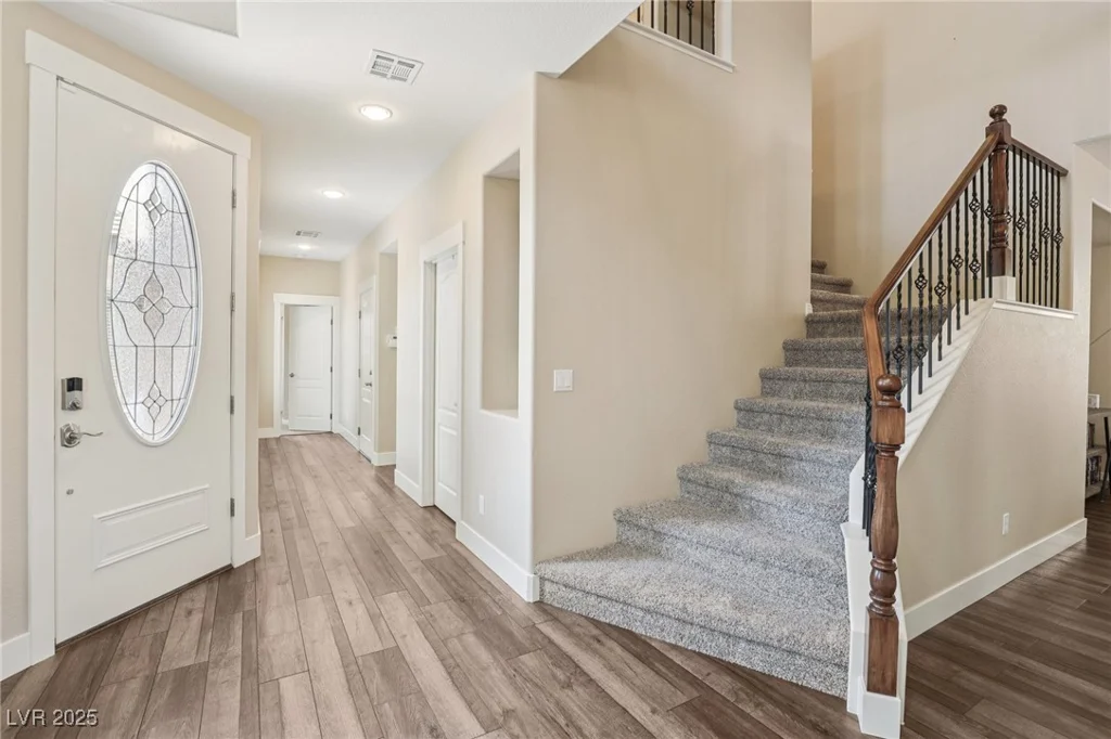 8204 Chimney Bluffs, North Las Vegas, NV 89085