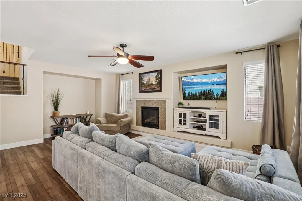 8204 Chimney Bluffs, North Las Vegas, NV 89085