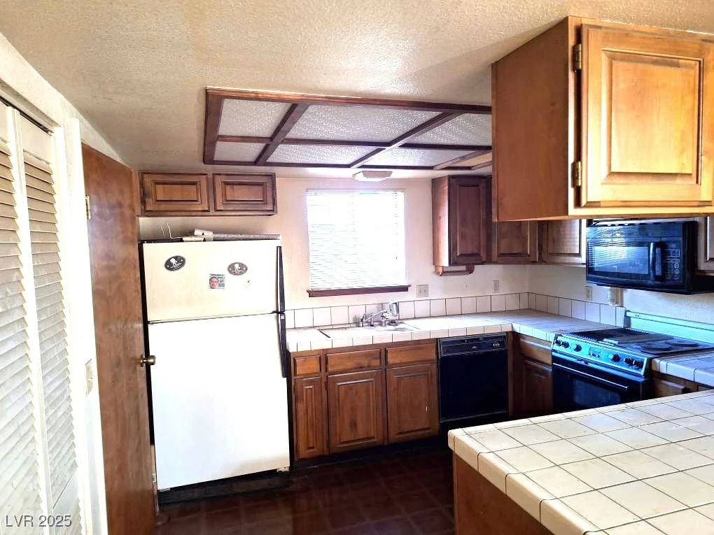 671 Bourbon, Pahrump, NV 89048