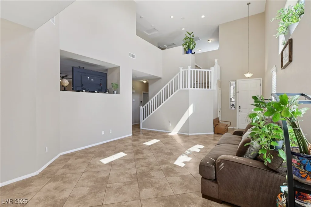 10329 Walworth, Las Vegas, NV 89166