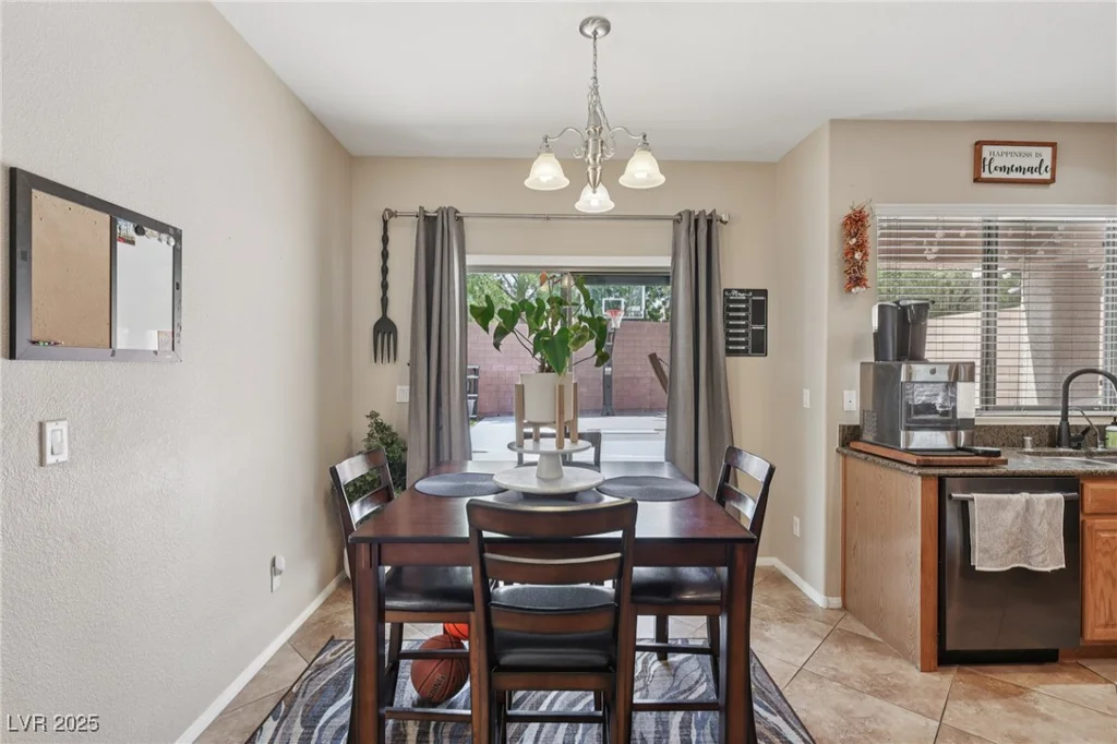 10329 Walworth, Las Vegas, NV 89166