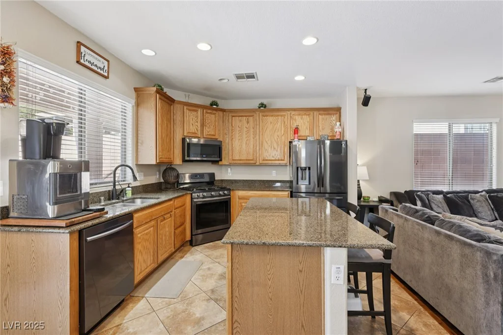 10329 Walworth, Las Vegas, NV 89166